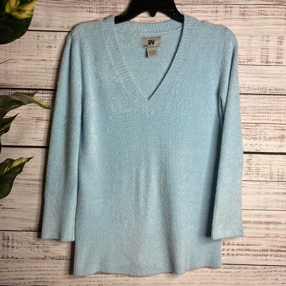 Was💲19! Junction West SUPER soft 3/4 sleeve light blue V-neck sweater Medium - Picture 2 of 14